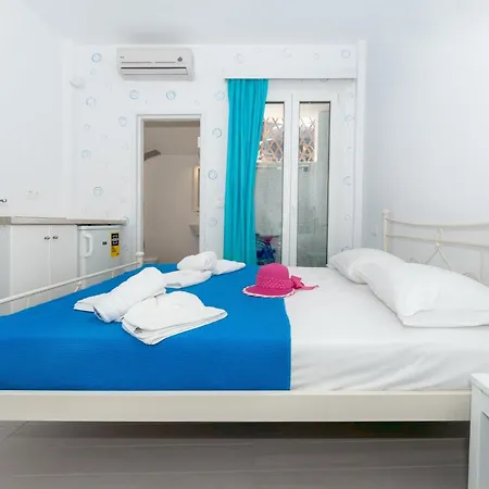 Depis Place & Naxos Apartment