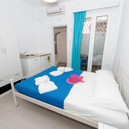 Depis Place & Naxos Apartment *